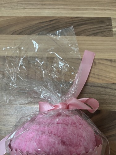 BNWT CUTE CUPCAKE BOXED PINK FLUFFY SOCKS ONE SIZE PERFECT GIFT - Picture 3 of 5