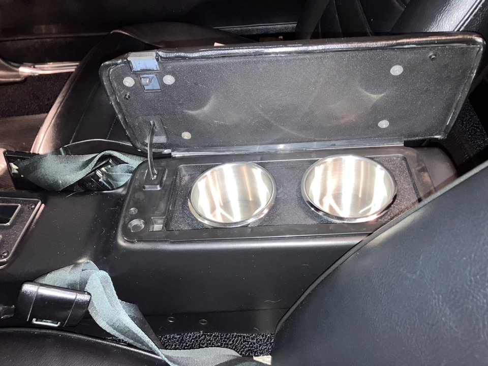 Portabebidas Pontiac Firebird 1970-1981 Chevrolet Camaro 1970-1981 segunda generación Foto 4 de 4