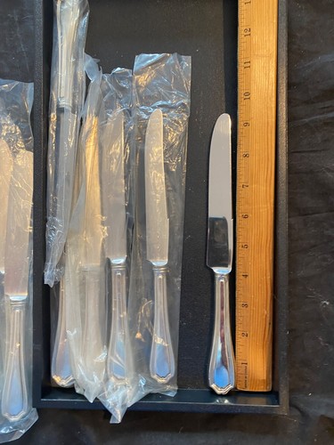 1 REED AND BARTON HEPPLEWHITE STERLING TRUE DINNER KNIFE 9 1/2" WITH 8 AV. EACH - Picture 2 of 2