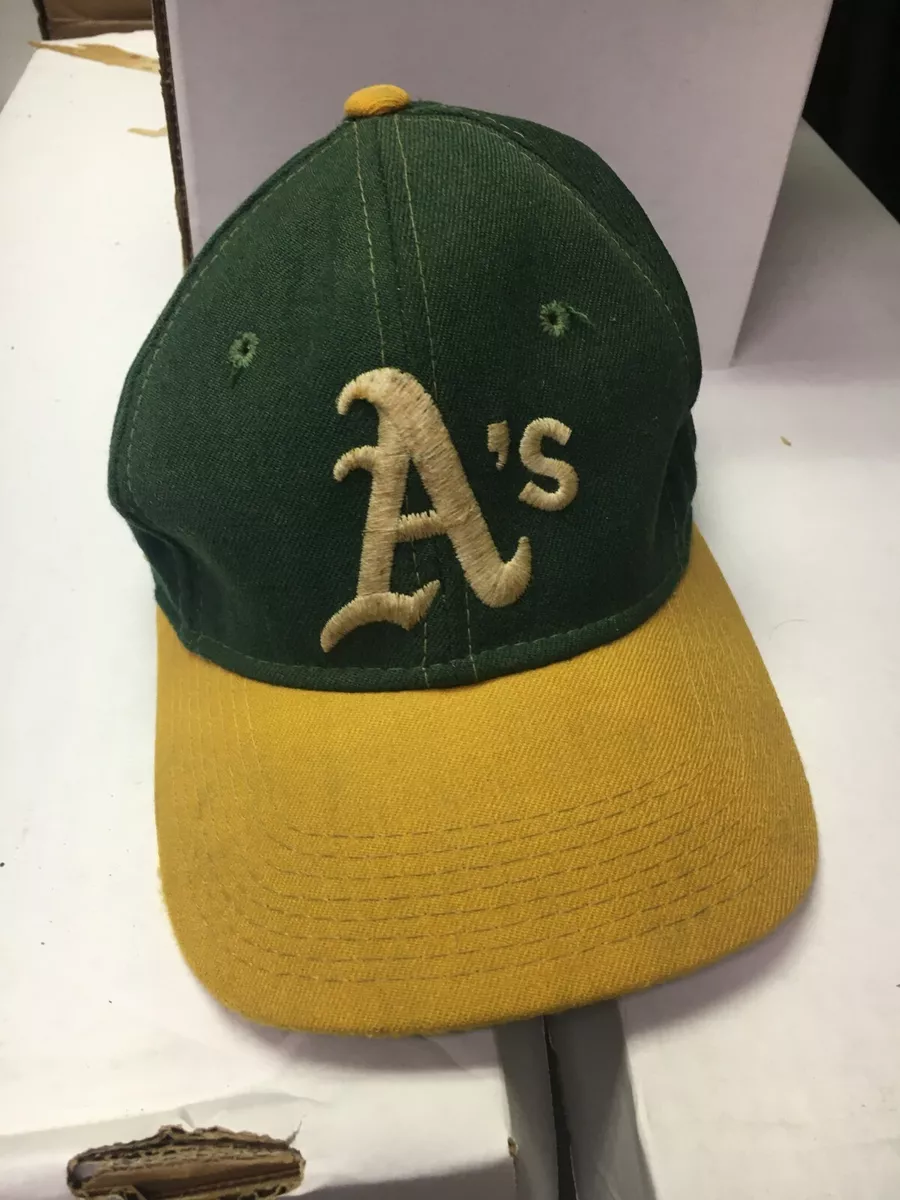 Vintage Oakland Athletics A's Fitted Hat by Sports Specialties Cap