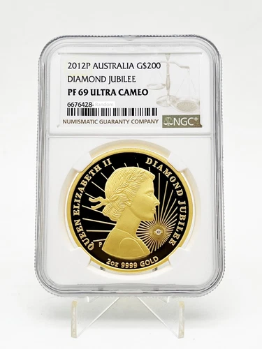 Australia 2012 200$ Queen Elizabeth II Diamond Jubilee 2 oz Gold Coin NGC PF69