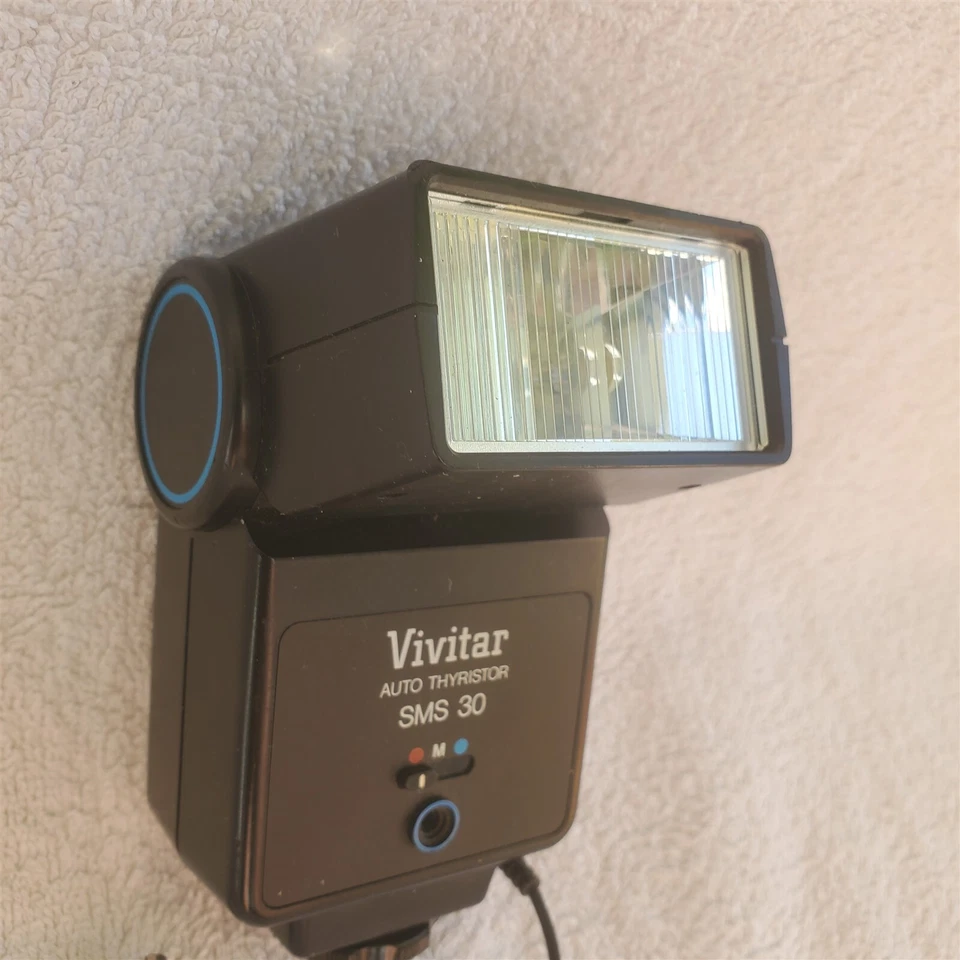 Vivitar Auto Thyristor SMS 30 Shoe Mount Flash AND CABLE EUC - Image 3 of 4