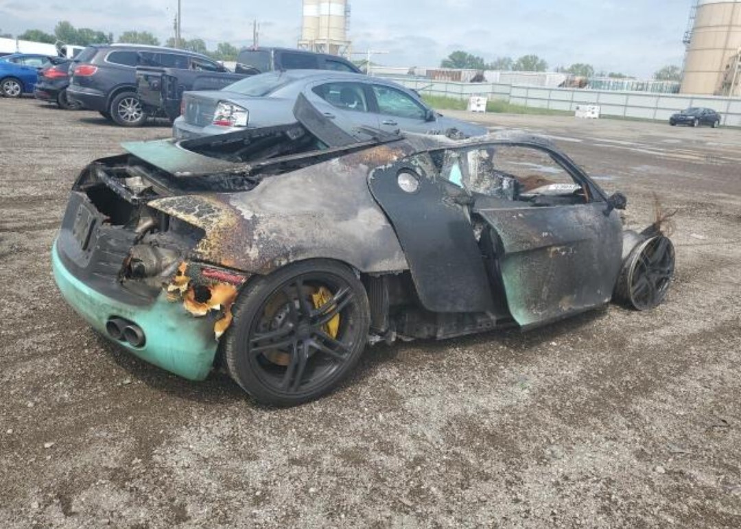 2009 Audi R8 Passenger Right Quarter Panel Painted 420853338