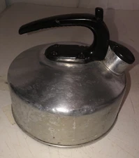 VTG Enterprise Aluminum Co. Whistle Teapot Kettle 2 1/2 QT USA  Macon Georgia