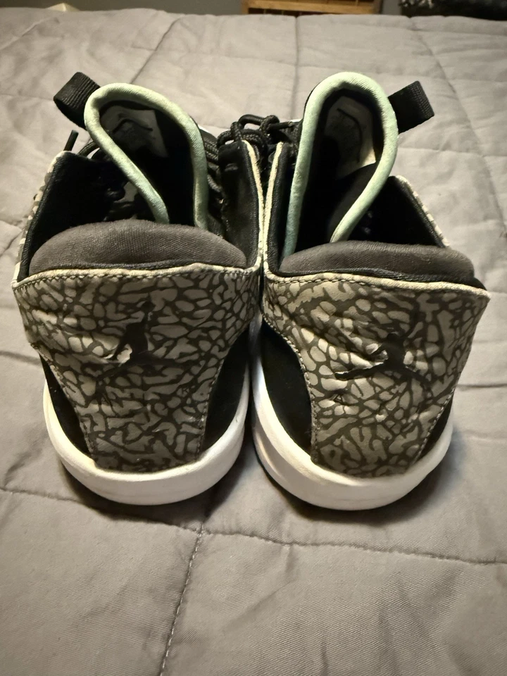 Jordan Nike First Class Black Emerald Rise  Sz7 Youth need to be  Cleaned - Image 4 of 4