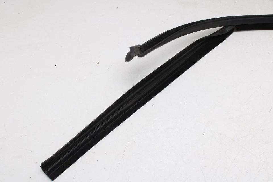 Canal de funcionamiento de la puerta delantera izquierda Mercedes-Benz E350 4Matic 10-16 con correa resistente al clima Foto 3 de 4