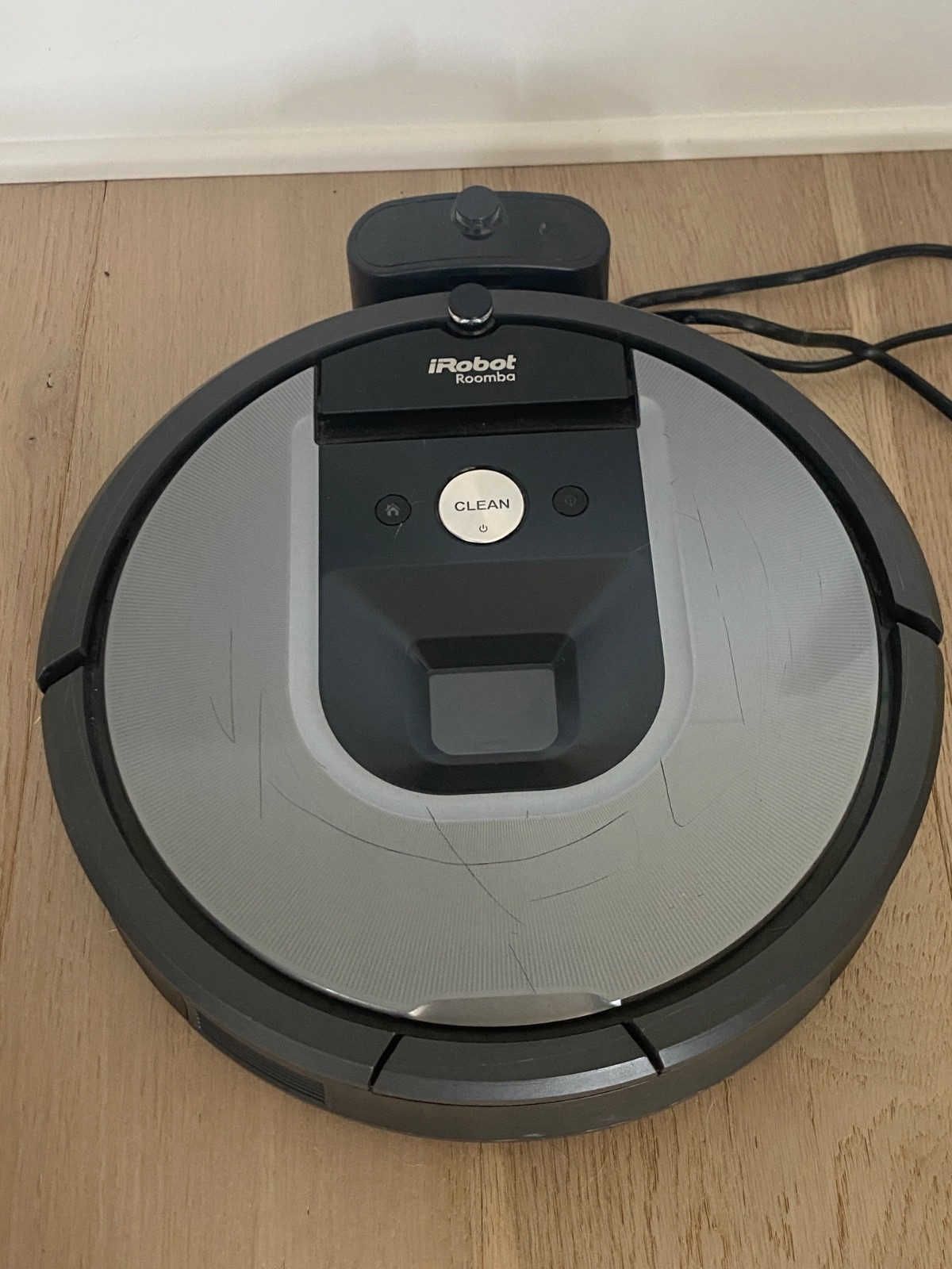 iRobot Roomba 960 Robot Vacuum WiFi Connected Cleaner