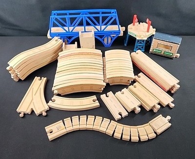 Lot of 50 Thomas Traction Track With Bridge, Crossgate, Tunnel, Risers And Wacky
