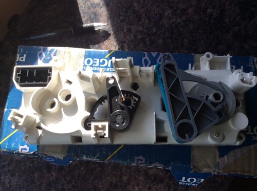 GENUINE PEUGEOT 306 HEATER CONTROL FACIA PRINTED CIRCUIT 6451E3 - Picture 3 of 4