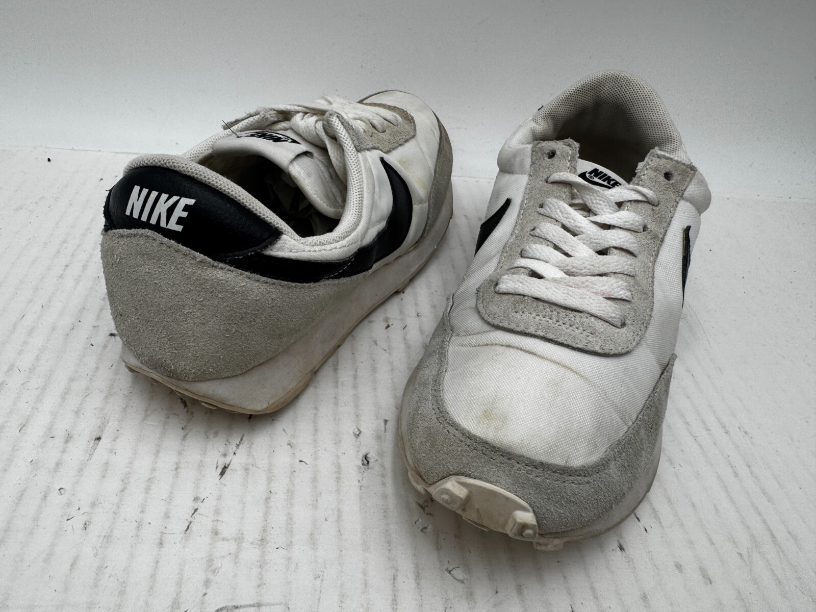 Nike Daybreak Womens Sneakers Size7.5 White Black  Athletic Shoes CK2351-111 thumbnail 3