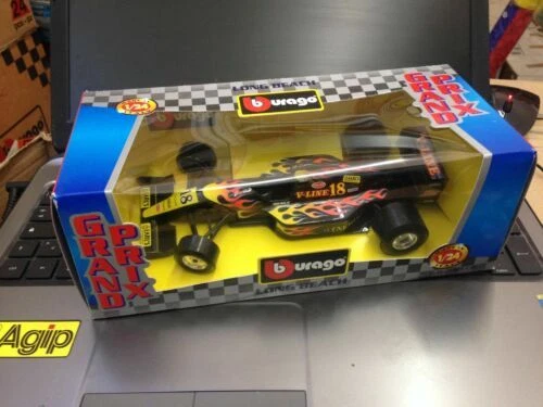 Modellini statici di auto, furgoni e camion Burago Scala 1:24