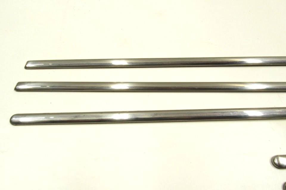 Jaguar XJ6 1995-97 VDP X300 LWB carrocería puerta delantera trasera moldura exterior cromada Foto 2 de 4