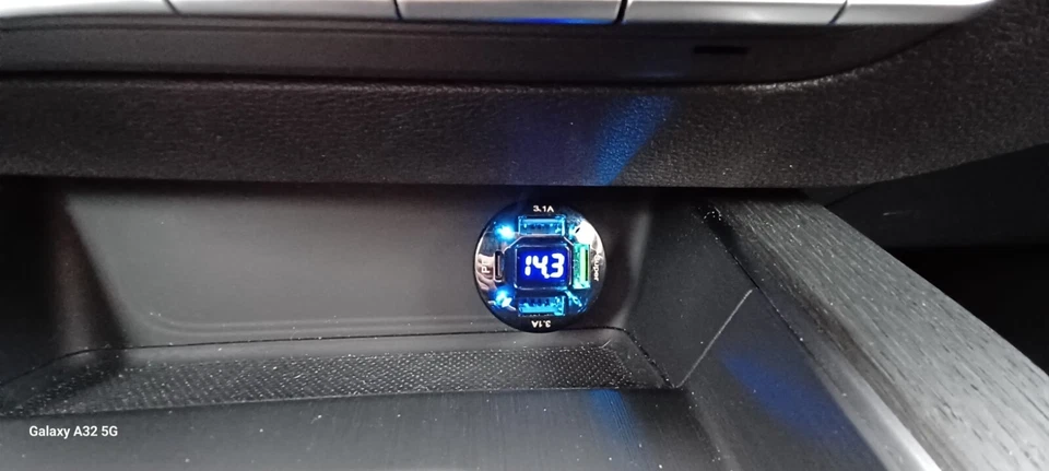 Auto Ladegerät USB-C USB A Zigarettenanzünder Ladeadapter KFZ Schnell-Ladegerät - Bild 4 von 4