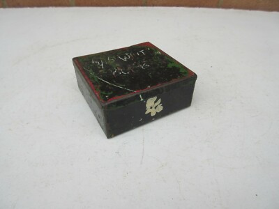 Vintage sehr kleine rostige Blech Garage Werkstatt Nick Nack Bits Aufbewahrungsbox Dose