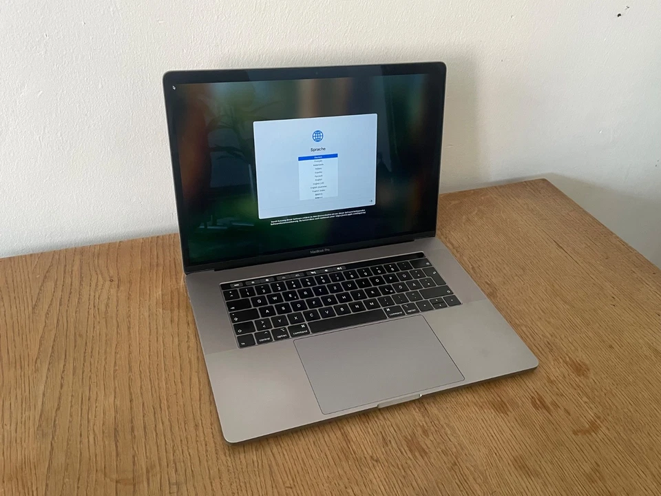 Apple MacBook Pro 15" 2018 · i9 · 32GB · 1TB, Foto 3 von 4