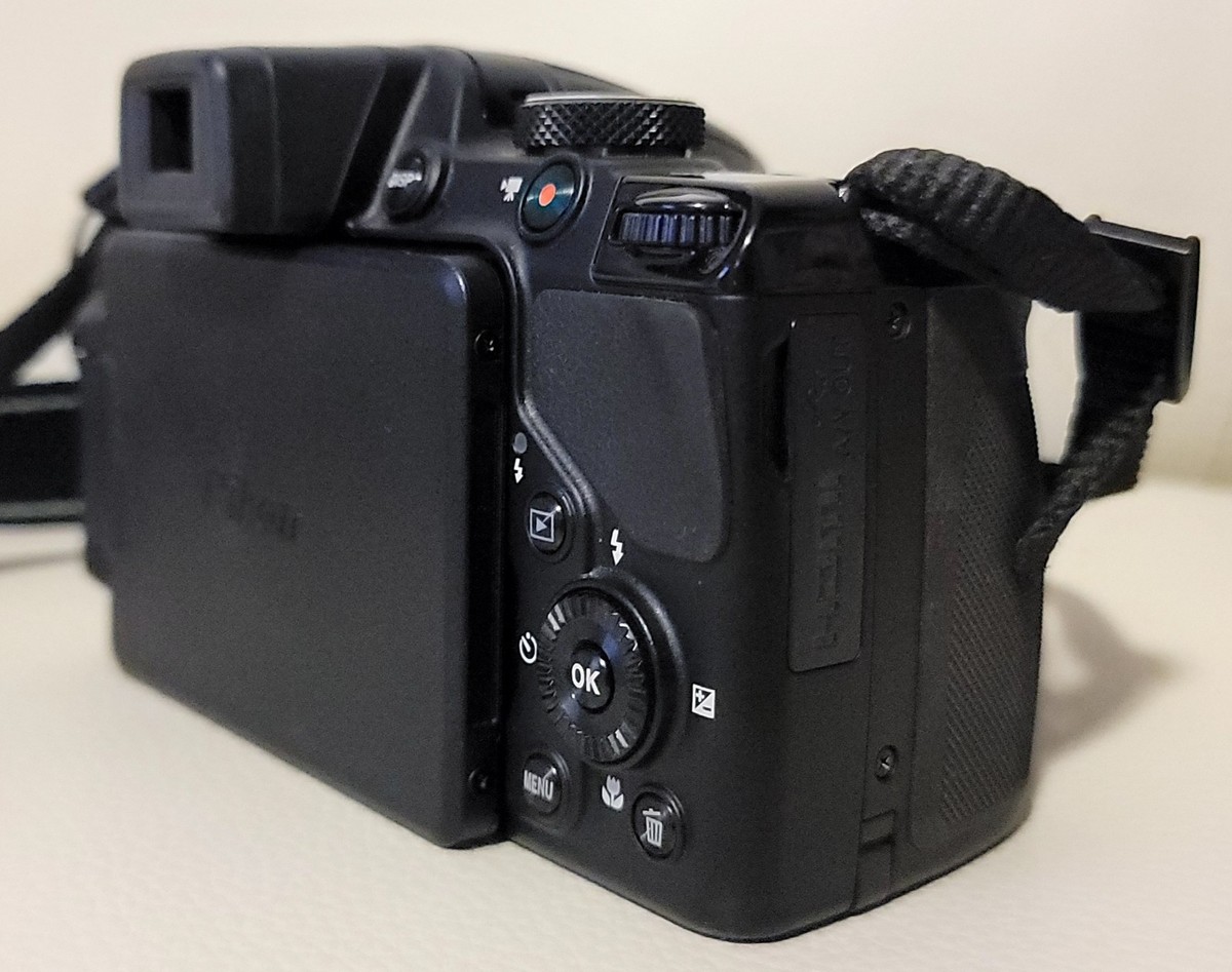 Nikon COOLPIX P520 18.1 MP CMOS Digital Camera w/ 42x Zoom, Full
