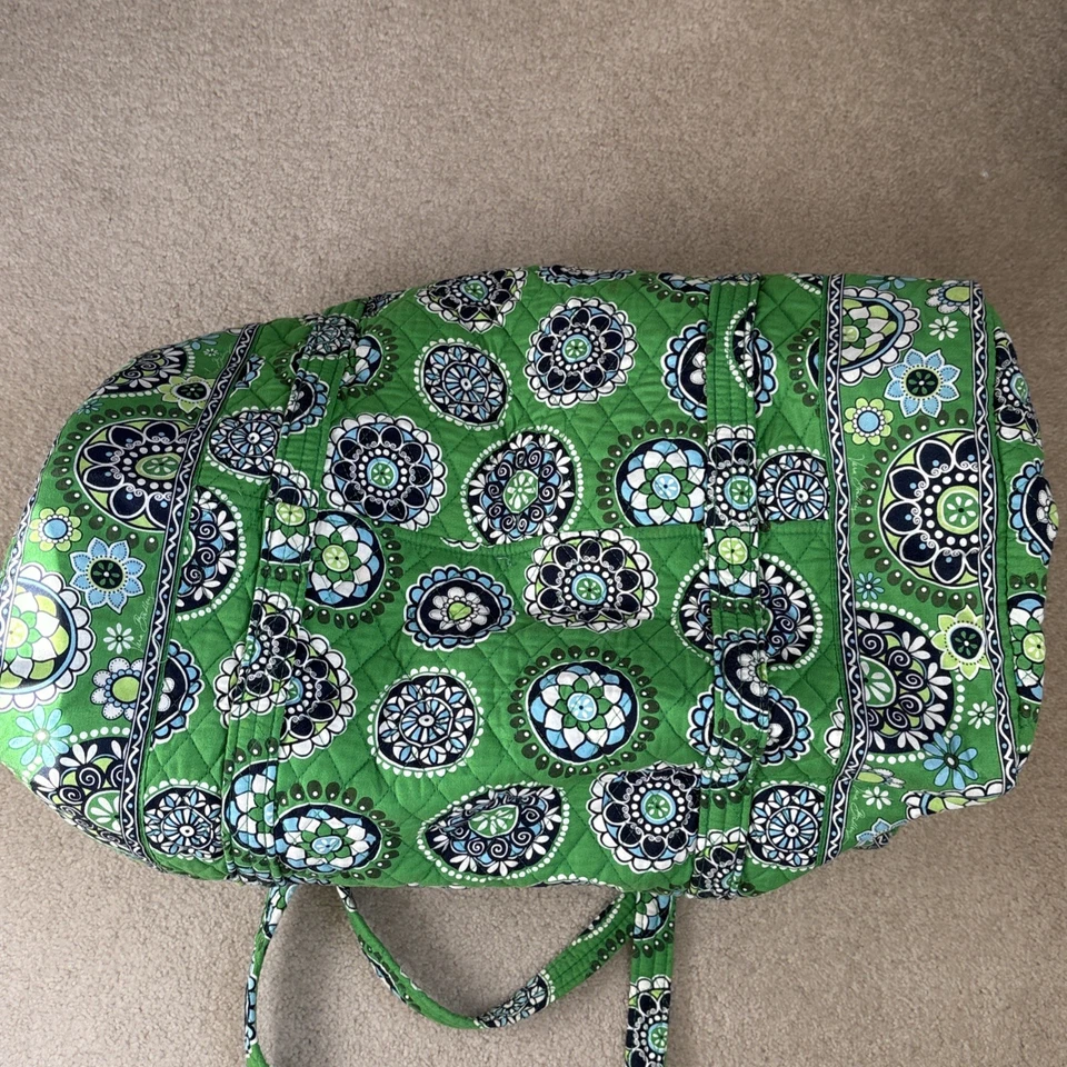 Bolsa de Lona Vera Bradley Barrel en Cupcake Verde Retirado Perfecto Estado Foto 3 de 4