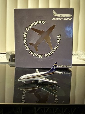 Seattle Model Aircraft/Aeroclassics 1:400 Air Nauru Boeing 737-200 C2-RN8