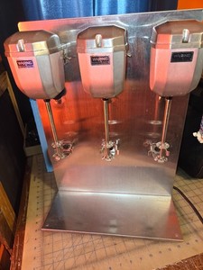 WORKING Waring Commercial 2 Speed Milkshake 3 Head Drink Mixer 3-CupS 120v