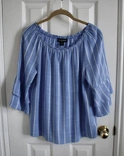womens top size M petite Blue Chambray peasant blouse ruffle sleeve I.N. Studio