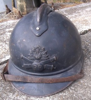 WW1 : casque adrian modèle 15 complet artillerie (flamme canons croisés)