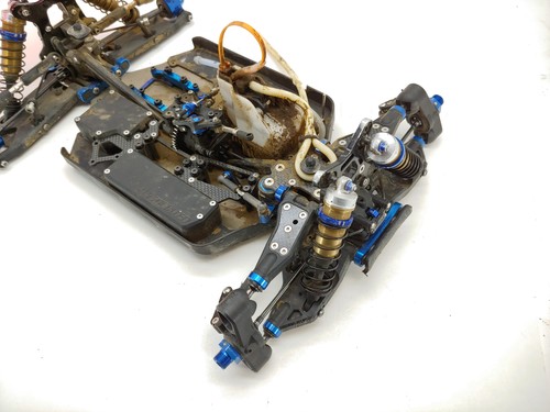 Team Associated RC8B3 1/8 Nitro Buggy 4x4 Roller Rolling Chassis Used Dirty - Picture 17 of 18