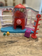 Shopkins Vending Machine Gumball Playset  2 Figures - Good Condition