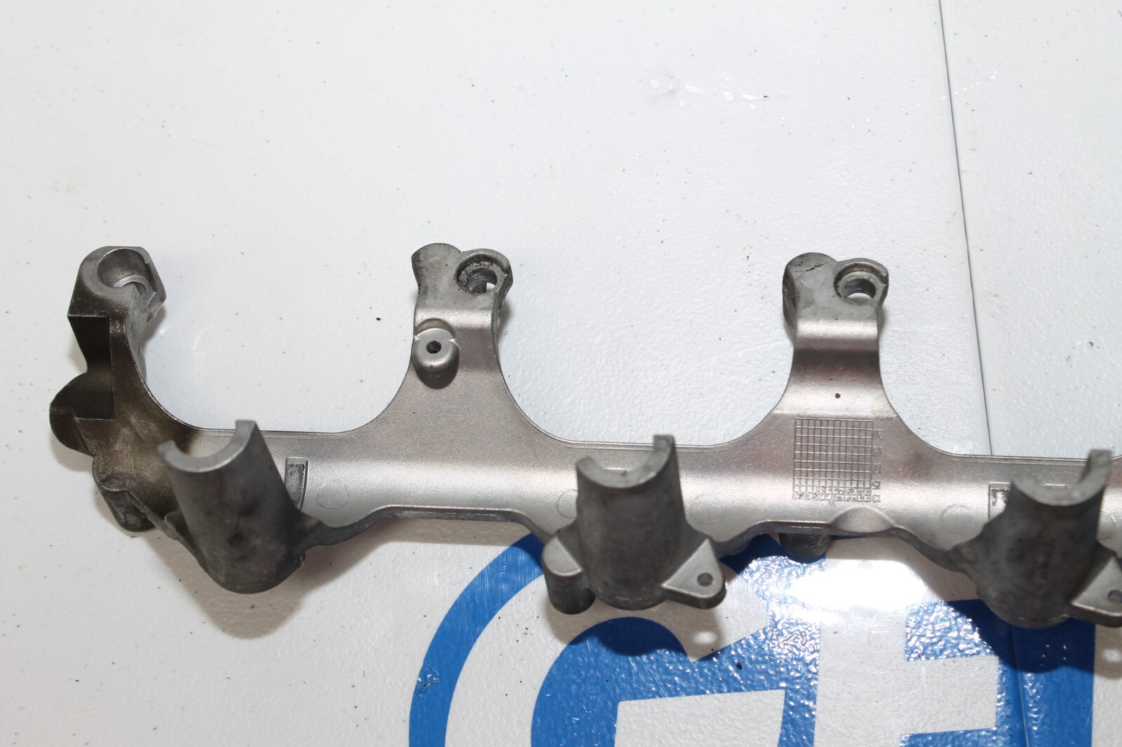 15-20 LAMBORGHINI HURACAN RH DRIVER FUEL RAIL BRACKET SURROUND 07L133340A 16 17