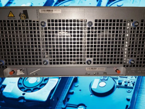 EMC 100-887-110-01 - 120 Bay SFF 2.5" SAS VMAX3 DAE 100-887-010-05 - Image 2 of 4