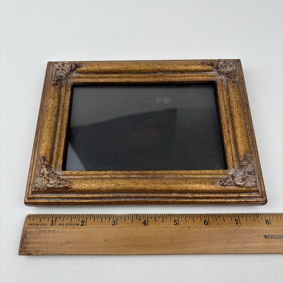 Vintage Antique Wooden Photo Picture Frame Ornate Corners Gold Tone 6”x