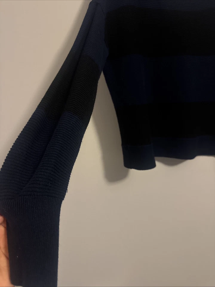 Suéter Cuadrado Acanalado Azul y Negro Victorias Secret ✨ Pequeño Foto 4 de 4