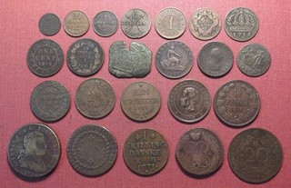 LOTTO DI (23) MONETE MONDIALI IN RAME BELLA VARIETÀ DI PAESI COLONIE E STATI!
