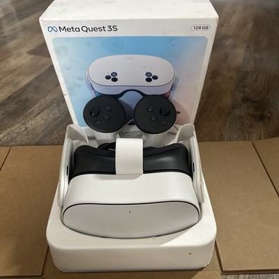 Meta Oculus Quest 3S - 128GB Set - w/ Controllers - Great Condition -