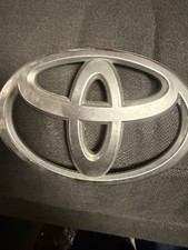 Toyota Hood Badge Emblem-753111-used Toyota Hood Badge Emblem-753111-used