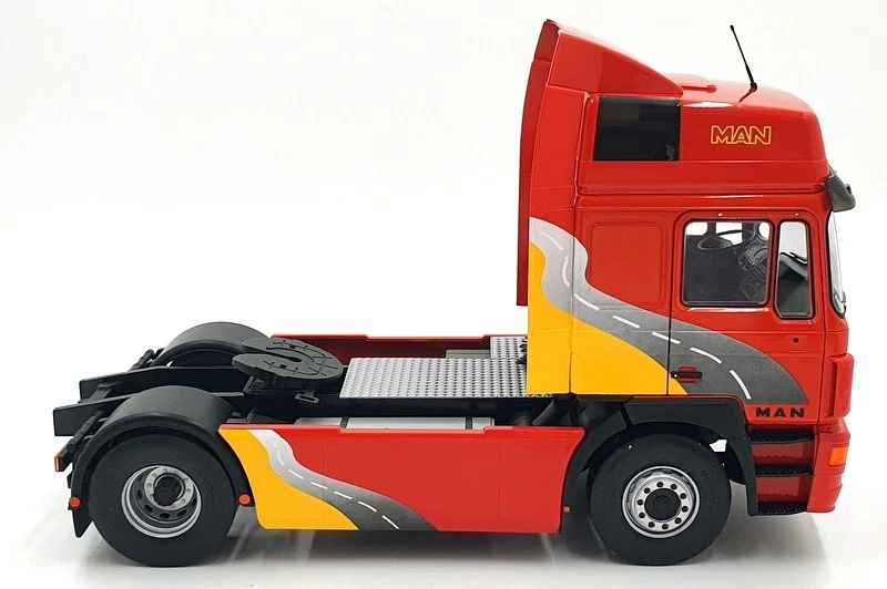 Model Car Group MCG 1/18 Scale Model Truck MCG18135 - MAN F2000 - Red - Image 3 of 4