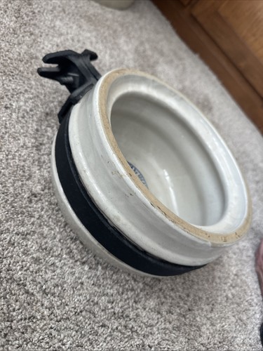 IDEAL SALT FEEDER CO Morristown Minn Metal Mounted Farm Vintage Crock MINT