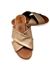 NWOB SEYCHELLES GOLD LEATHR CRIS-CROSS Slip-On SLIDES COMFORT SANDALS SLIPPERS 6