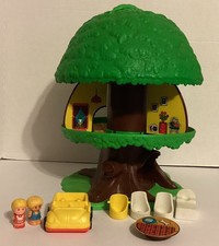 1975 Kenner Tree Tots Family Tree House Playset Car Mom Chip Chairs Bed
