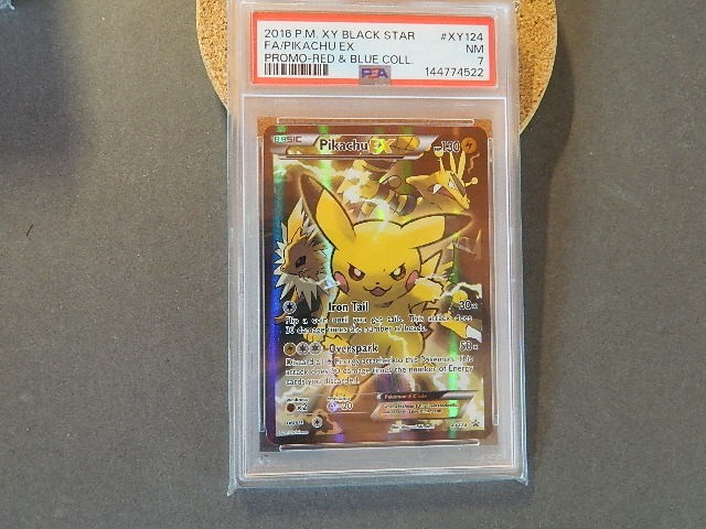 POKEMON XY BLACK STAR PROMO RED & BLUE COLLECTION FULL ART/PIKACHU
