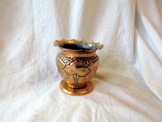 AN ANTIQUE ART NOUVEAU COPPER VASE