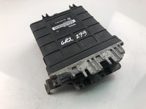 VW GOLF III 1H1 Motorsteuergerät ECU 030906026K 0261200750 16431079