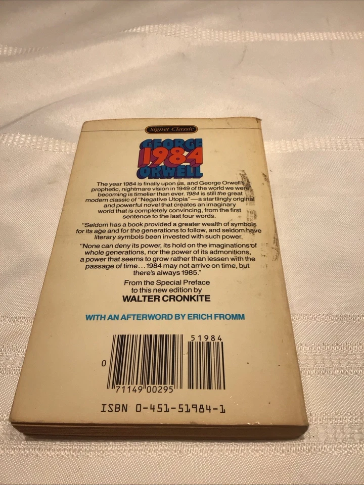 📘 1984 by George Orwell (1983, Signet Paperback) – Commemorative Edition – Good Foto 2 de 4