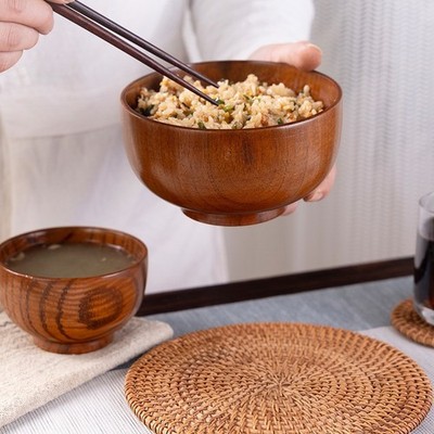 Rustikale Holzschüssel für Reissuppe und Salat japanische Ästhetik leicht zu