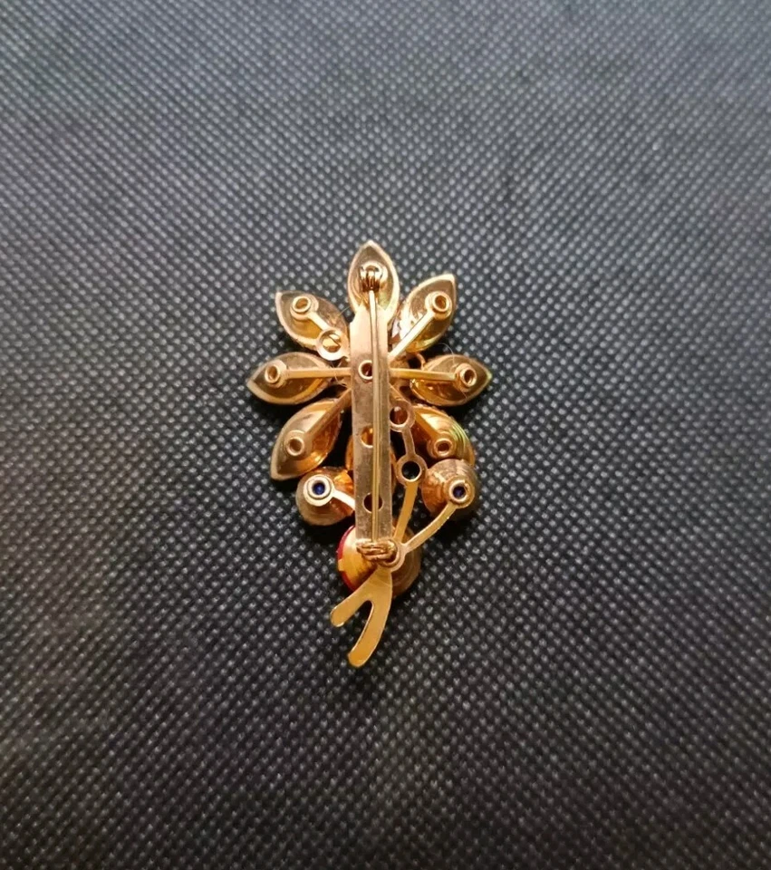 Red, White & Blue Glass Floral Vintage Gold Tone Brooch Pin Unsigned - Image 3 of 4