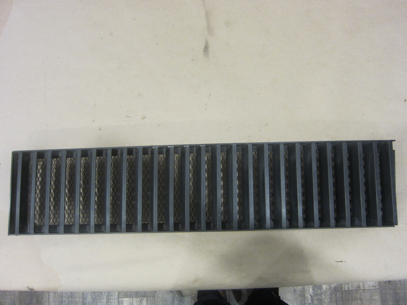 Ferrari Testarossa. RH Side Engine Cover Top Grille Part# 61500000