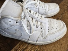Nike Air Jordan 1 Low Triple White 553558-130 Men  s Size 7.5. EUC