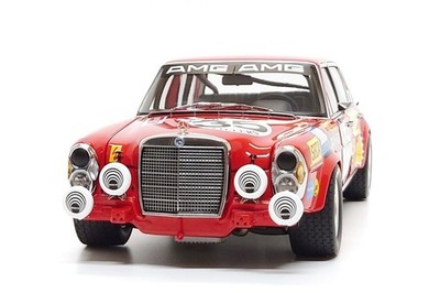 Minichamps 1:18 Mercedes-Benz 300 SEL 6.8 AMG #35 - 24h Spa 1971