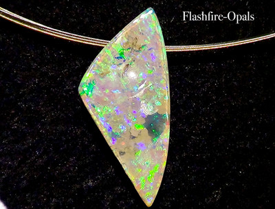 34,3 ct.  Gem Boulder  Opal Anhänger   GRÜN-GOLD-TÜRKISE-  Flashfire-Opals