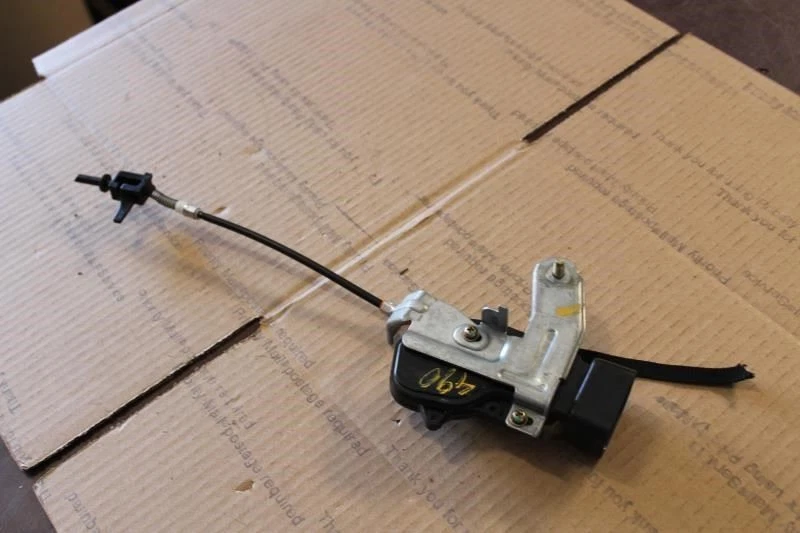 2001 2002 2003 2004 2005 LEXUS GS300 GS430 ATUADOR DE TRAVA DE PORTA-MALAS - Imagem 2 de 4