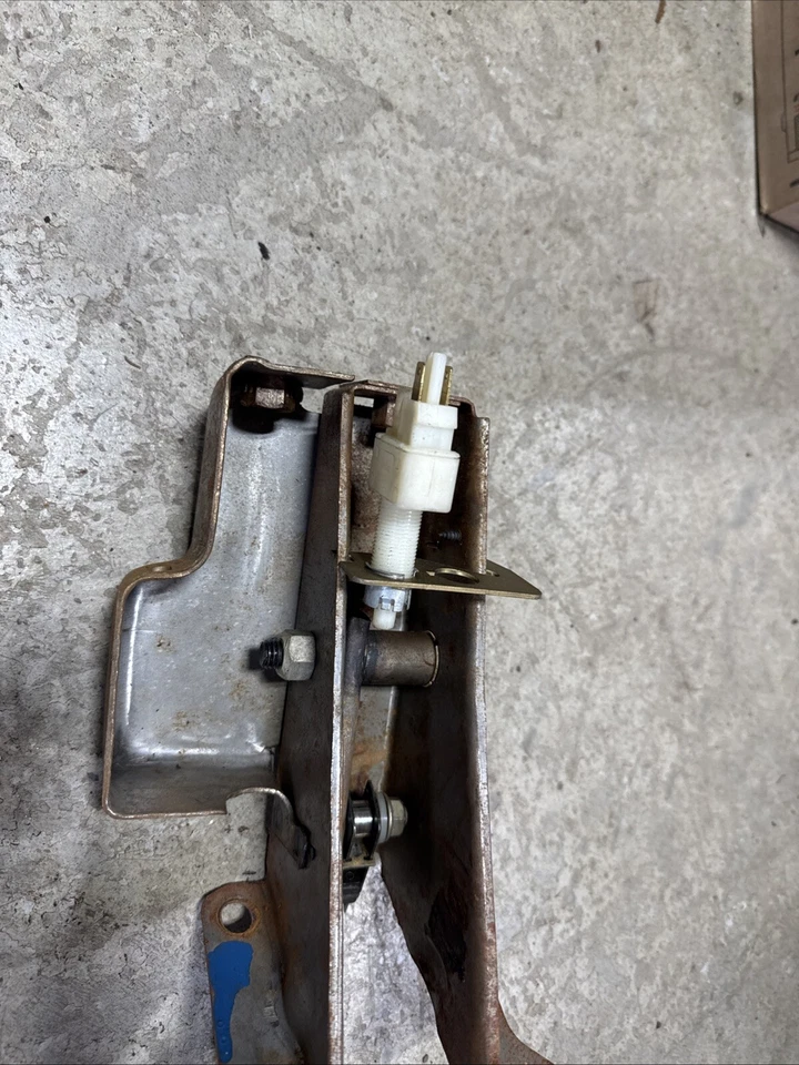 Jeep Cherokee XJ 1987-1990 pedal de freno automático OEM (W90) Foto 2 de 4